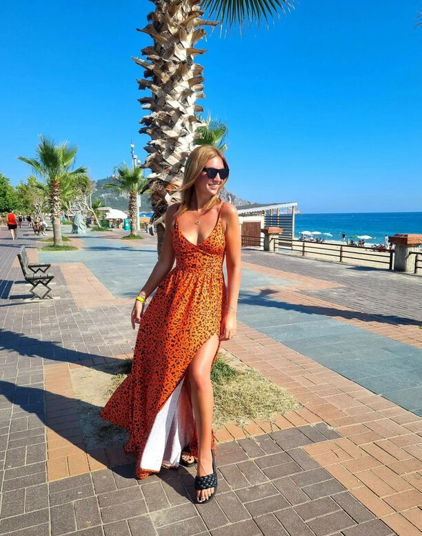 To najpiękniejsza żona gwiazdy disco polo?! Zobaczcie zdjęcia Karoliny Rosińskiej w skąpym bikini!