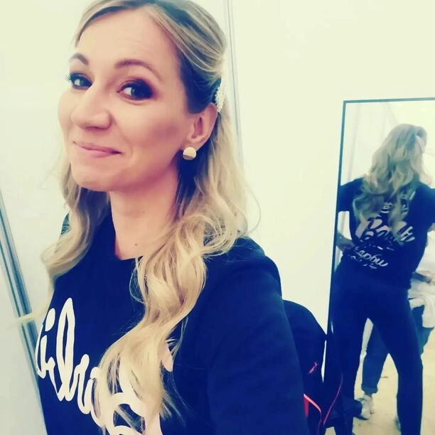 Kim jest Nikola Świerzyńska? Córka lidera „Bayer Full” podbija scenę disco polo!
