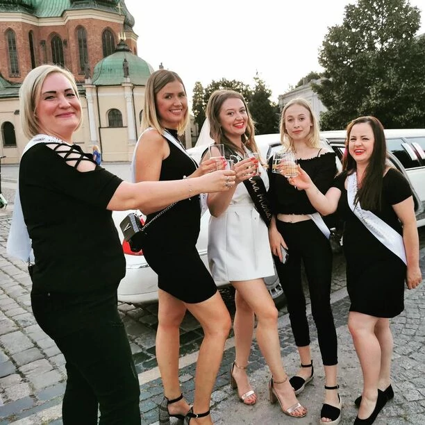 Gwiazda disco polo wychodzi za mąż! Wokalistka bawiła się na własnym wieczorze panieńskim! 