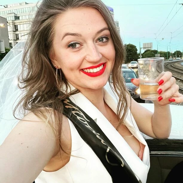 Gwiazda disco polo wychodzi za mąż! Wokalistka bawiła się na własnym wieczorze panieńskim! 