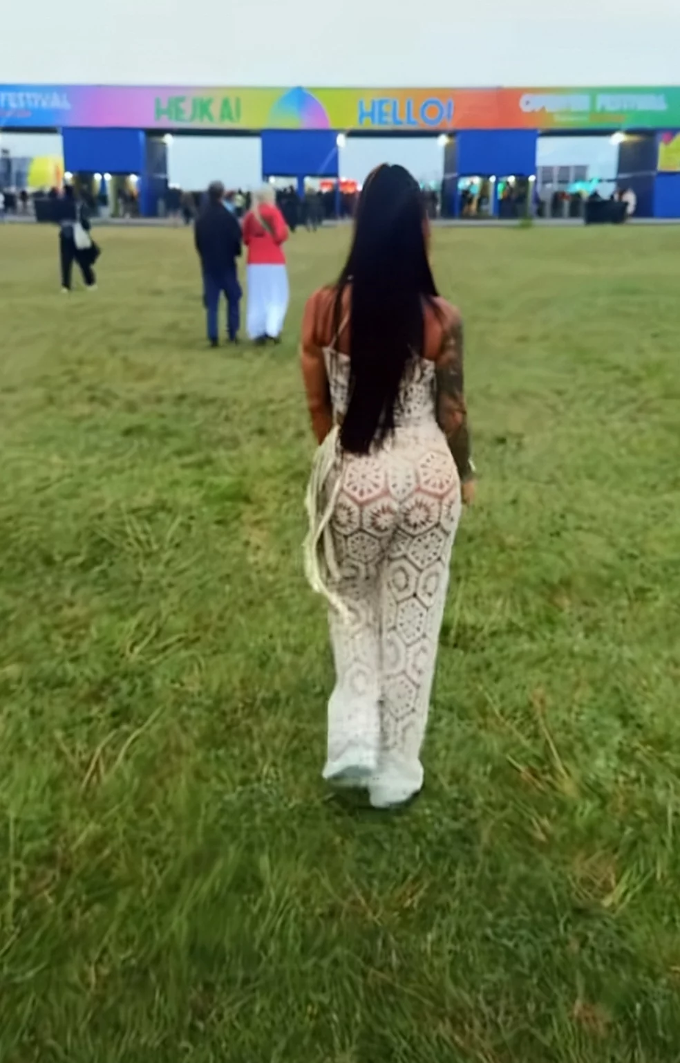 Tak Klaudia Zielińska ubrała się na Open'er Festival 2026. Prześwitujący komplet gwiazdy disco polo robi wrażenie