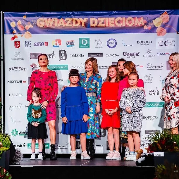 Magdalena Narożna - Piękni i Młodzi robi karierę na wybiegu! Gwiazda disco polo wygląda jak rasowa modelka?!