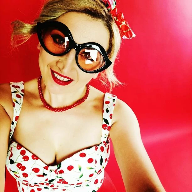 Znana wokalistka disco polo w kuszącej odsłonie! Artystka odważnie odsłoniła swoje zgrabne ciało! 