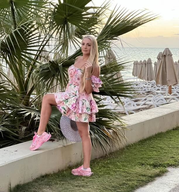 Joanna Narożna to najpiękniejsza żona w branży disco polo?! Zobaczcie piękną partnerkę Dawida Narożnego