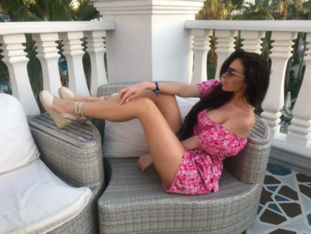 Prześliczna gwiazdeczka disco polo w skąpym bikini! Wokalistka wygląda obłędnie i wypoczywa w Turcji!