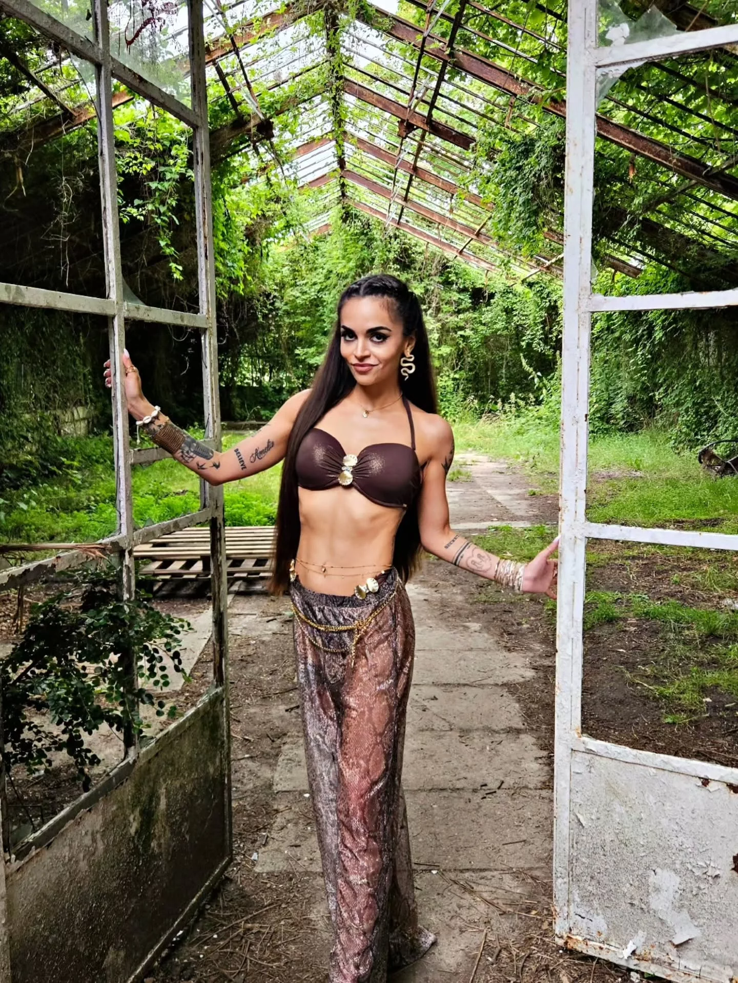 Gorąca sesja Eni! Wokalistka znana z „So Hot" pozuje w bikini