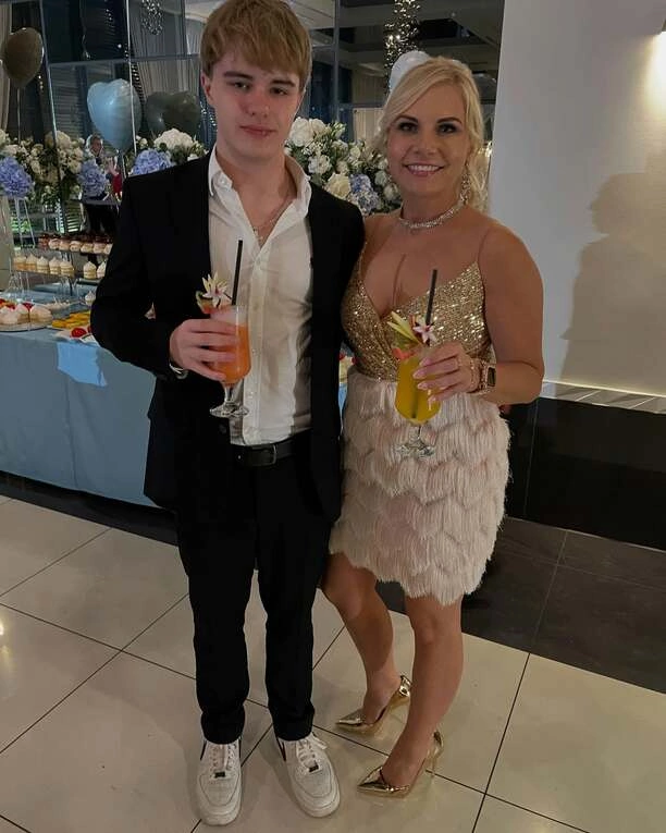 Syn Patryka Pegzy z After Party Kacper to już dorosły facet! Fani nie mogą uwierzyć, jak szybko minął czas
