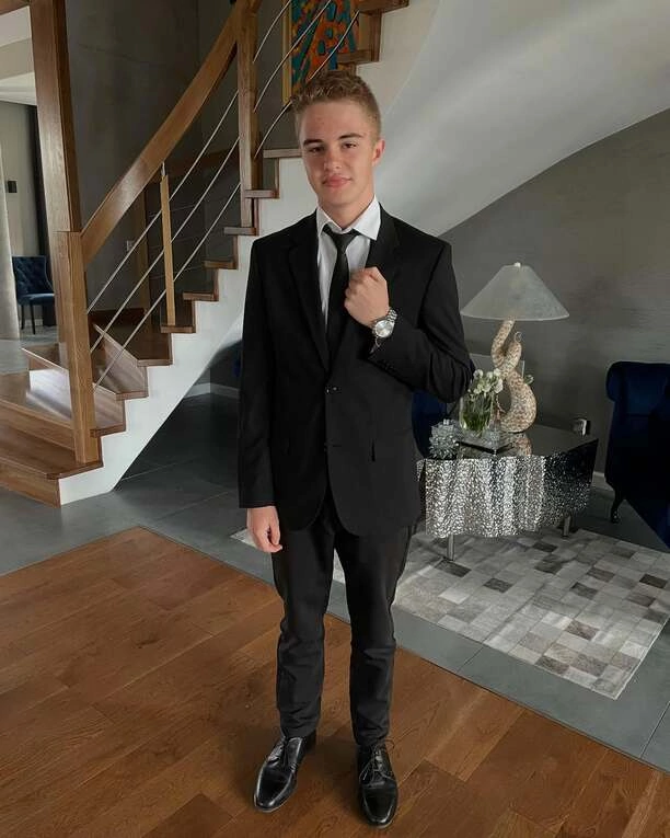 Syn Patryka Pegzy z After Party Kacper to już dorosły facet! Fani nie mogą uwierzyć, jak szybko minął czas
