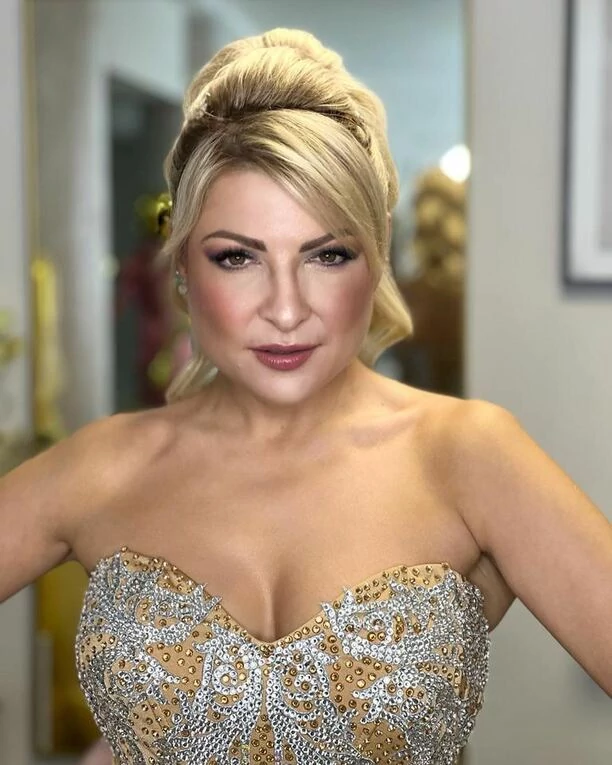 Magda Narożna niczym księżniczka! Gwiazda disco polo olśniła nowym wizerunkiem! Lawina komentarzy w sieci! 