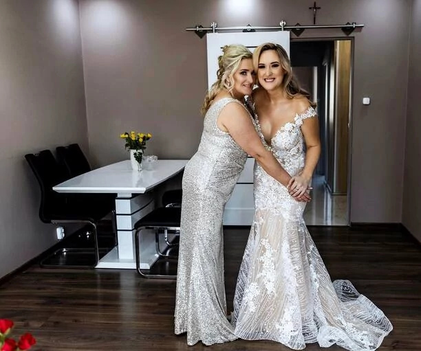 Znana wokalistka disco polo pokazała swoją mamę! Są niemal identyczne?