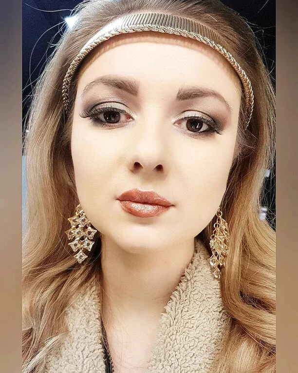 Piękna wokalistka disco polo kusi w obcisłym lateksowym kombinezonie! Te zdjęcia to kadry zapowiadające najnowszy KLIP! 