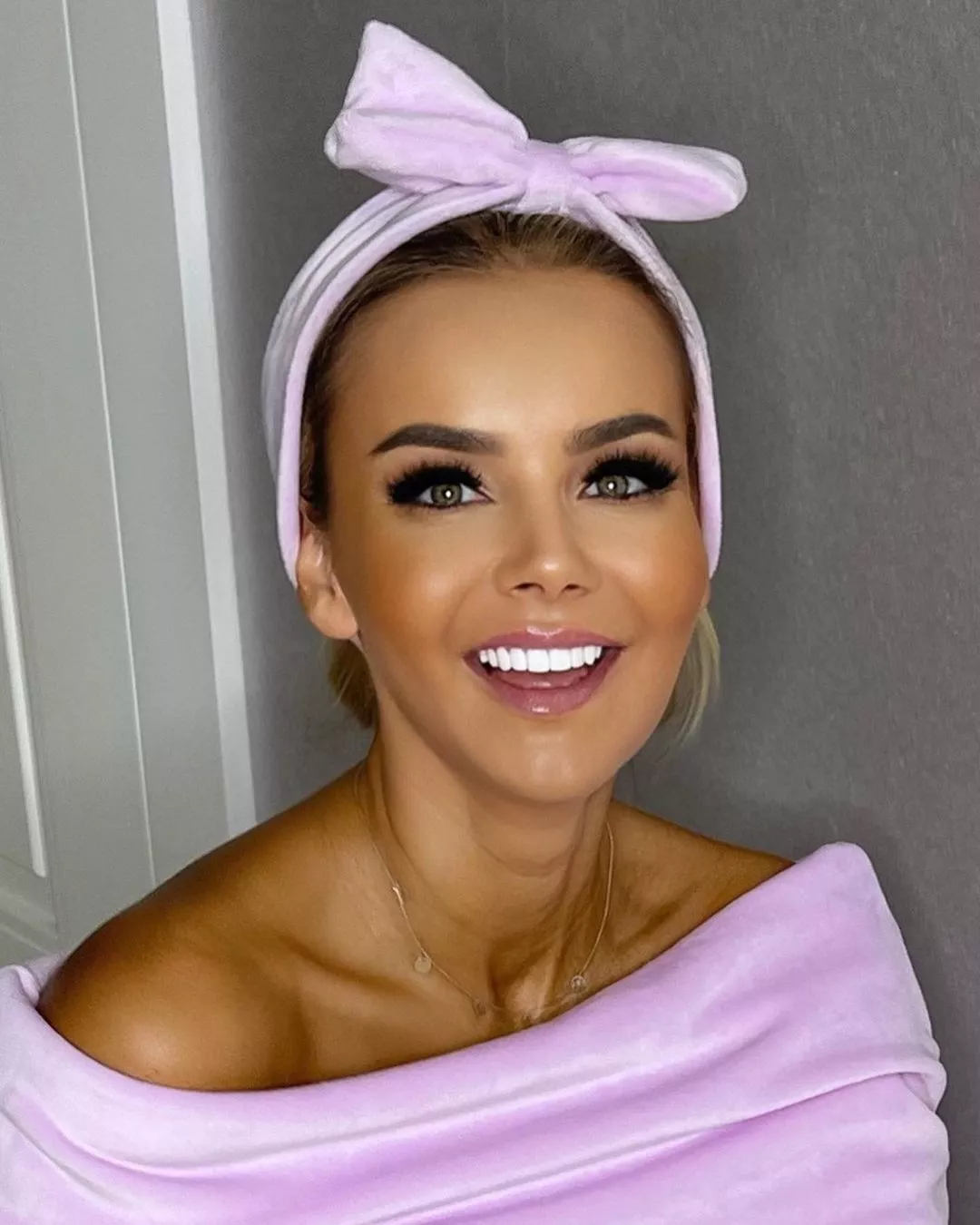 Popularna wokalistka disco polo oskarżona o oszustwo?! Monika Chwajoł dosadnie odpowiada na zarzuty!