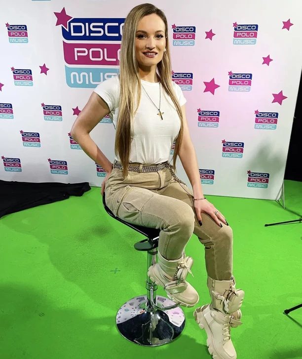 Cudowna wokalistka disco polo odsłoniła ciało! Fani nie mogą powstrzymać się od komplementów!