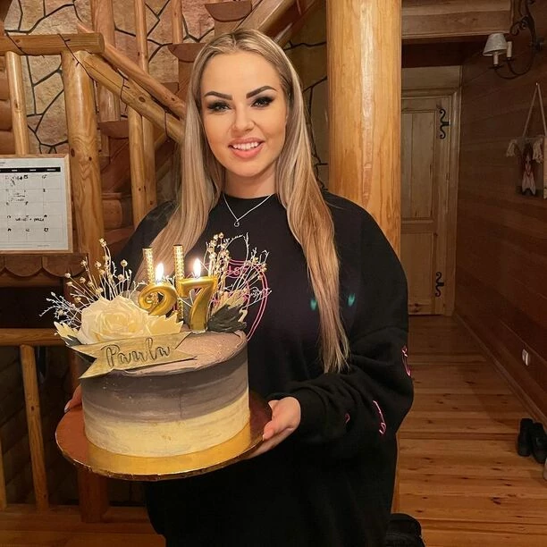 Huczne urodziny znanej gwiazdy disco polo! Paula Karpowicz - Topky pokazała jak bawi | ZDJĘCIA