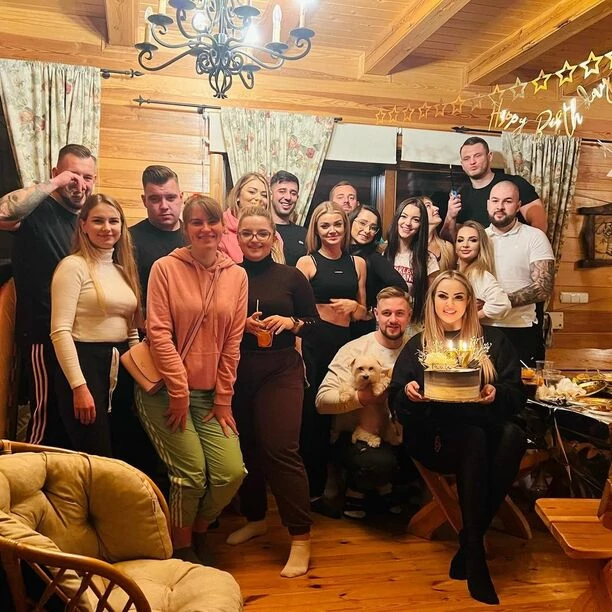 Huczne urodziny znanej gwiazdy disco polo! Paula Karpowicz - Topky pokazała jak bawi | ZDJĘCIA