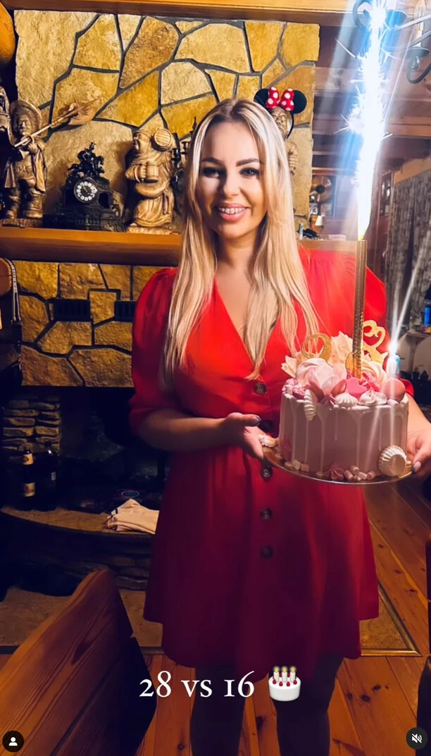 Paula Karpowicz świętowała swoje urodziny! Nie zabrakło tortu, życzeń i gwiazd disco polo! [Zdjęcia]