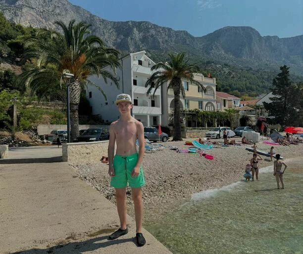 Młoda Gwiazda Disco na Krótkich Wakacjach w Chorwacji – Zobacz, Gdzie Odpoczywa Woners!

