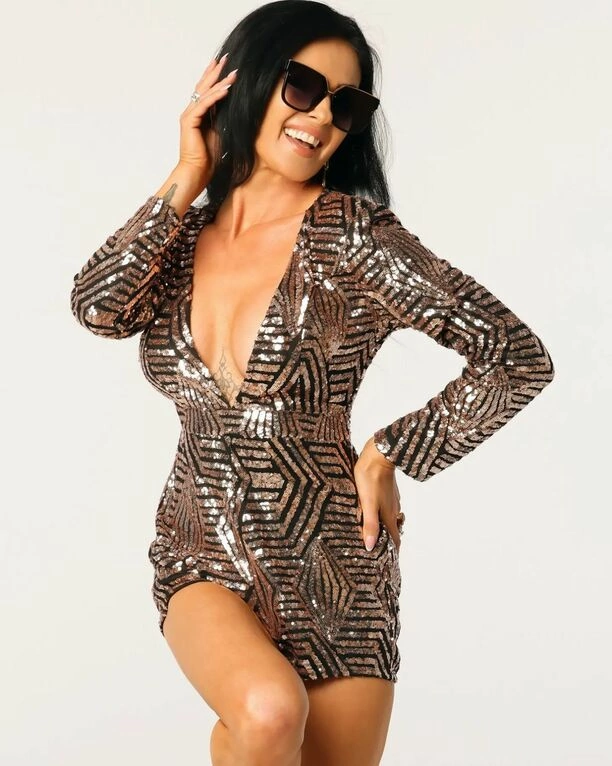 Marta Konopla szokuje fanów – mega dekolt i długie nogi! Zobacz nowe zdjęcia popularnej gwiazdy disco polo!