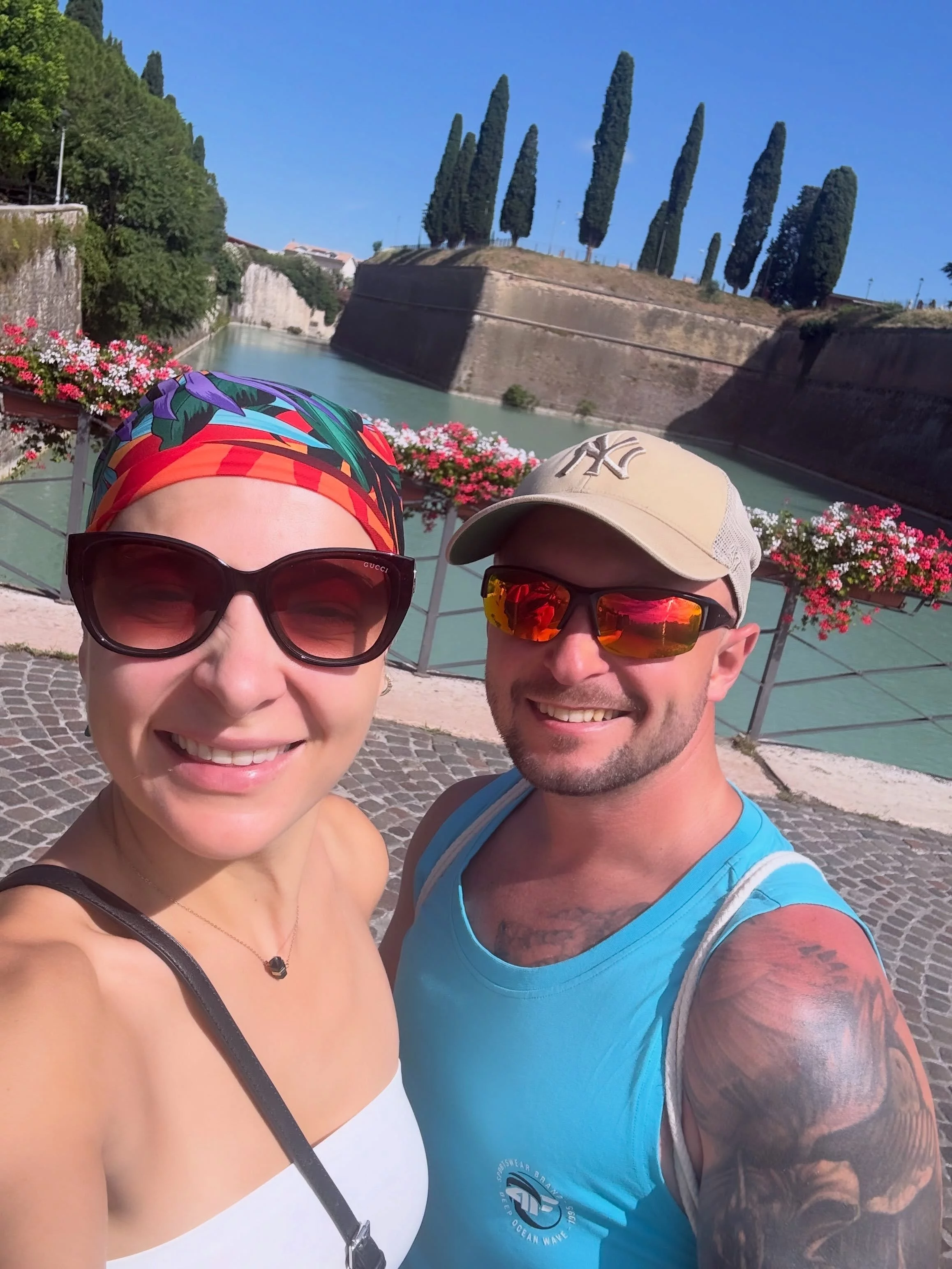 Koronkowe bikini, kamper i wichura. Magdalena Narożna pokazała gorące wakacje nad jeziorem Garda