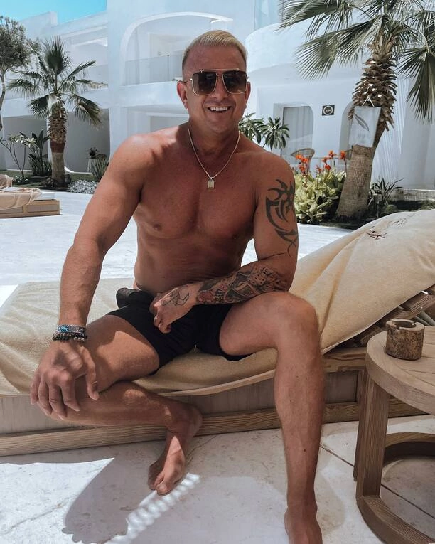 Bartek Padyasek z Dbomb pokazał swoją gołą klatę! Jego forma robi wrażenie!