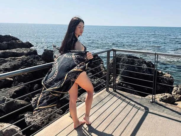 Weronika Wiśniewska z Top Girls w bikini na Cyprze. Tak gorących zdjęć dawno nie było w disco polo