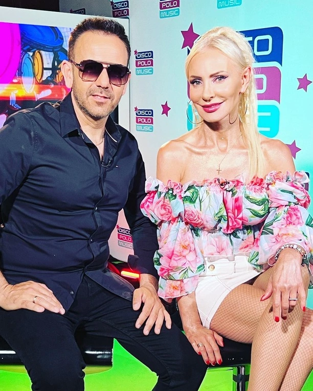 Tak ubrała się do telewizji! Elwira Mejk - Ikona stylu i talentu w polskiej muzyce disco polo.