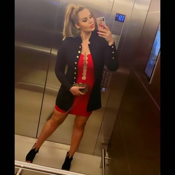 Paula Karpowicz – Top Girls w zmysłowej sesji! Fanom odebrało mowę! Sukienka zsunęła się z ciała gwiazdy! 