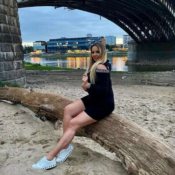 Paula Karpowicz – Top Girls w zmysłowej sesji! Fanom odebrało mowę! Sukienka zsunęła się z ciała gwiazdy! 