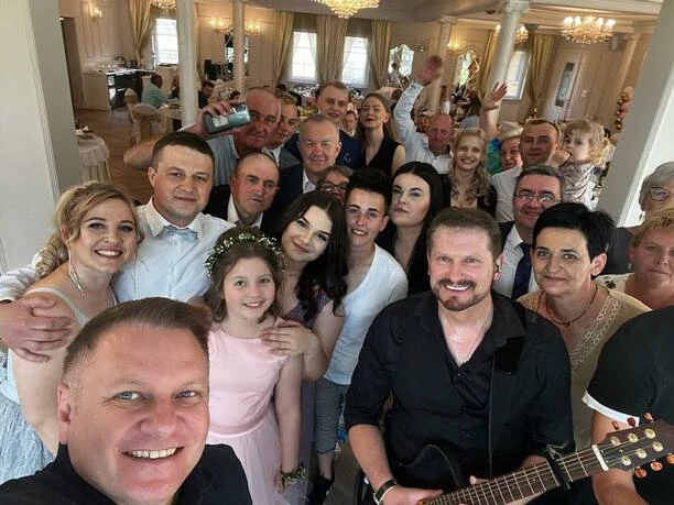 Niecodzienny koncert zespołu Classic! Gwiazdorzy disco polo zagrali na przyjęciu komunijnym!