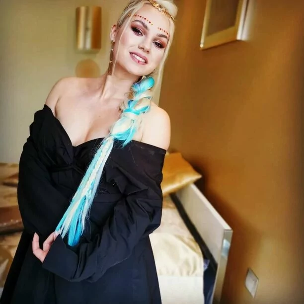 Piękna wokalistka disco polo pokazała się bez makijażu! Fani przecierają oczy ze zdumienia! Wygląda zjawiskowo?!