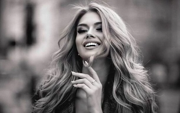 Prześliczna gwiazdeczka disco polo świętuje wielki sukces! Przed gwiazdą otworzyły się kolejne drzwi do wielkiej kariery! 