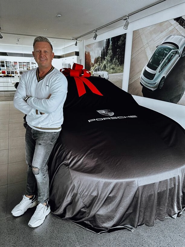 Cena samochodu zwala z nóg! Bartek Padyasek z DBomb i jego nowy luksusowy zakup auta!
