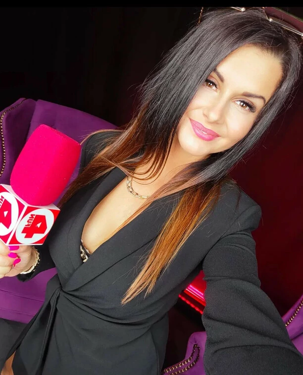 Głęboki dekolt gwiazdy disco polo! Aneta Iness Działak wie jak rozbudzić zmysły [Zdjęcia]