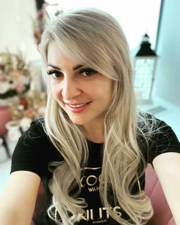 Królowa disco polo już tak nie wygląda! Fani w szoku co Magdalena Narożna ZNÓW zrobiła z włosami! 