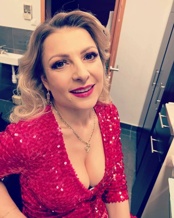 Opadną Wam szczęki! Magdalena Narożna zaskakuje fanów ogromnym biustem! Zobacz gorące zdjęcia