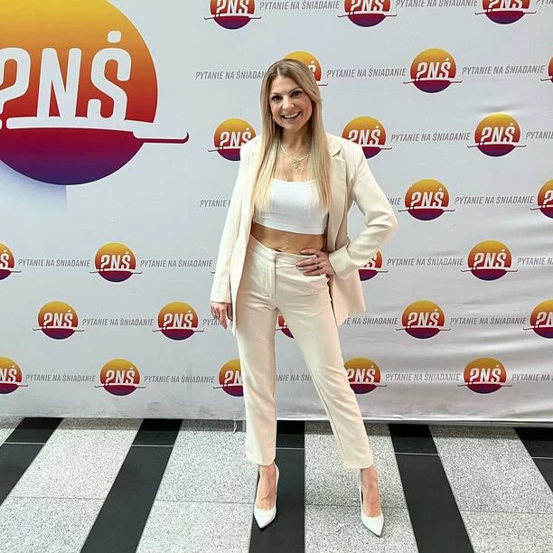 Tak Magda Narożna Piękni i Młodzi ubrała się do TVP! Gwiazda disco polo na ustach wszystkich!