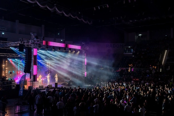 Andrzejkowa Gala Gwiazd w Radomiu! Wielkie gwiazdy, tłumy w hali! Zobacz SUPER fotorelację!