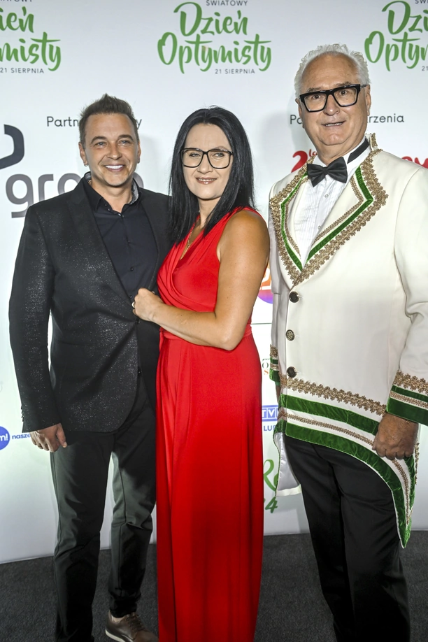 Unikają rozgłosu?! Żona Radosława Liszewskiego w blasku fleszy! Te objęcia zdradzają wszystko! [FOTO]

