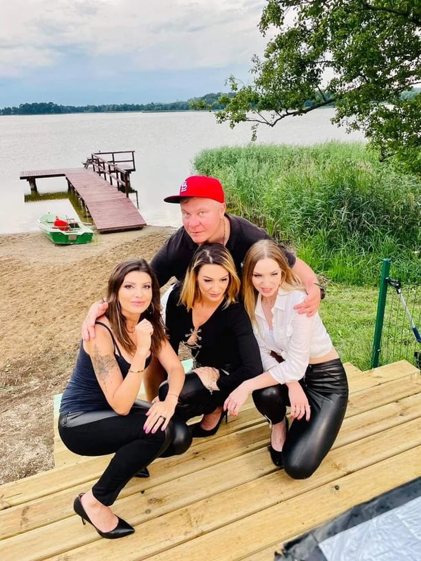 Kolejna muzyczna premiera od dziewczyn z Top Girls! Gwiazdy disco polo zaprosiły do współpracy znanego kolegę z branży! 