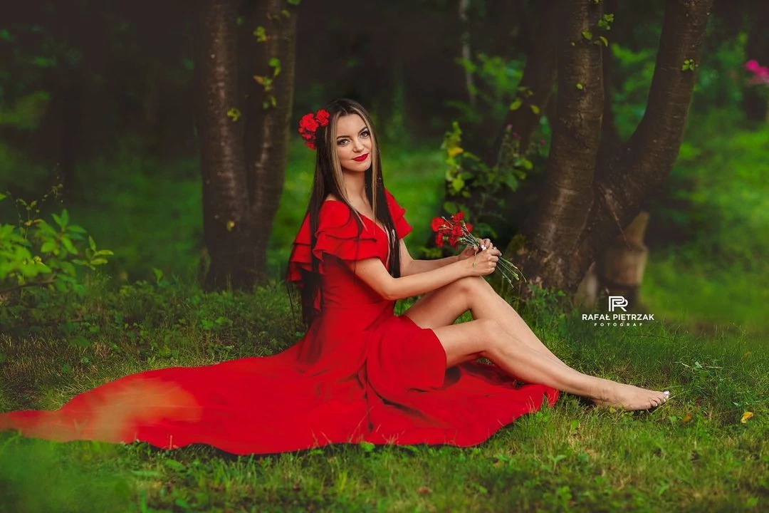 Angelika Żmijewska - Top Girls wygląda jak prawdziwa królowa! To najpiękniejsza gwiazda disco polo?! Cudowne nowe zdjęcia artystki!