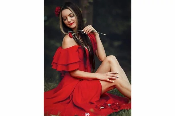 Angelika Żmijewska - Top Girls wygląda jak prawdziwa królowa! To najpiękniejsza gwiazda disco polo?! Cudowne nowe zdjęcia artystki!