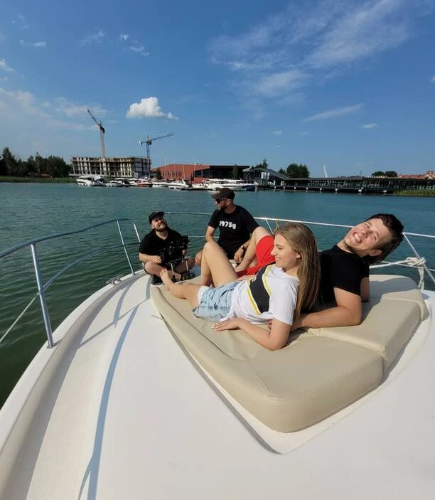 Jagoda i Brylant odsłonili kulisy nowej produkcji! Zapowiada się iście wakacyjne kino!