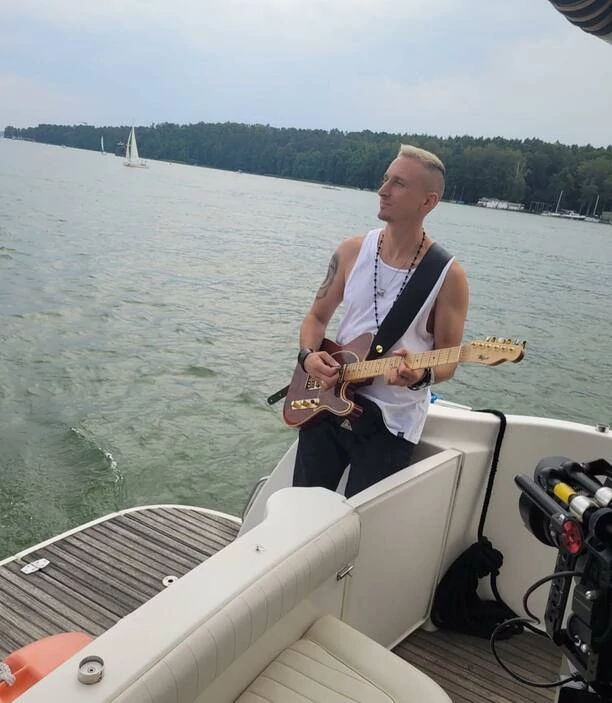 Jagoda i Brylant odsłonili kulisy nowej produkcji! Zapowiada się iście wakacyjne kino!