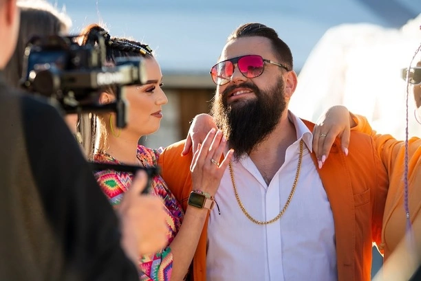 Tragiczny wypadek artysty disco polo. Auto zderzyło się czołowo z wojskowym pojazdem!