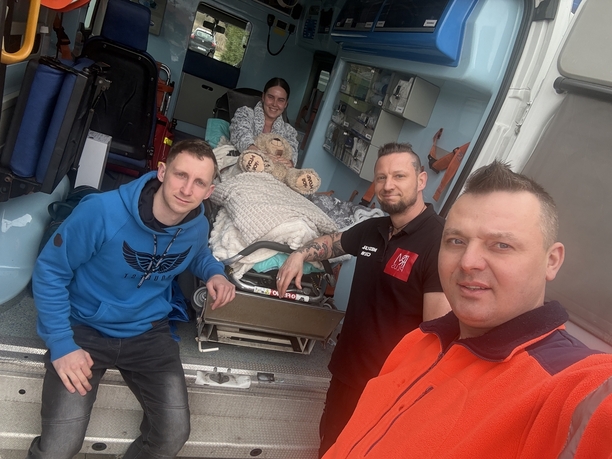 Plik Mr-Sebii-w-trasie-ratunkowej-300-km-Pacjentka-okazala-sie-znana-dziewczyna-z-teledyskow-disco-polo-1.jpg