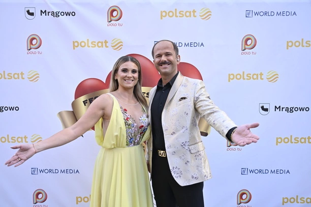 Opadnie Wam szczęka! Kajra w sukni, która zelektryzowała publiczność na Festiwalu Weselnych Przebojów 2025