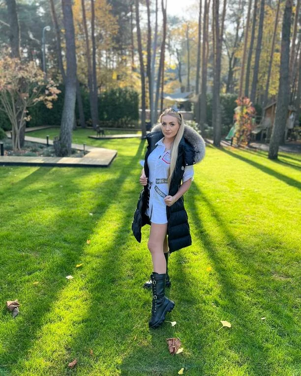 To najpiękniejsza żona w branży disco polo?! Internauci zachwyceni wizerunkiem Żony Dawida Narożnego „Piekna kobieta super„