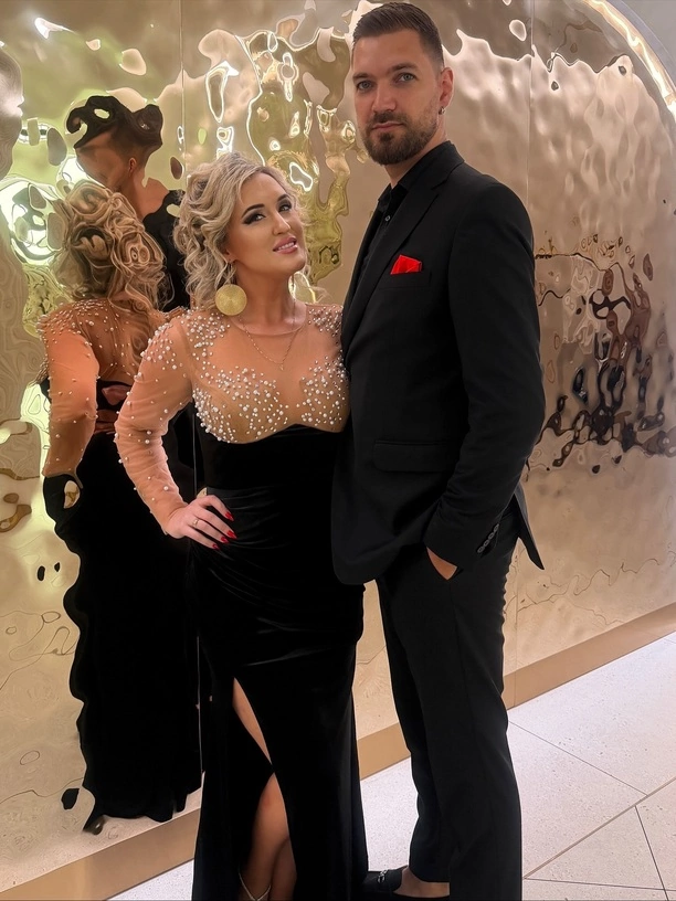 Jesika w sukni wieczorowej i mąż w garniturze! Wyglądają obłędnie!