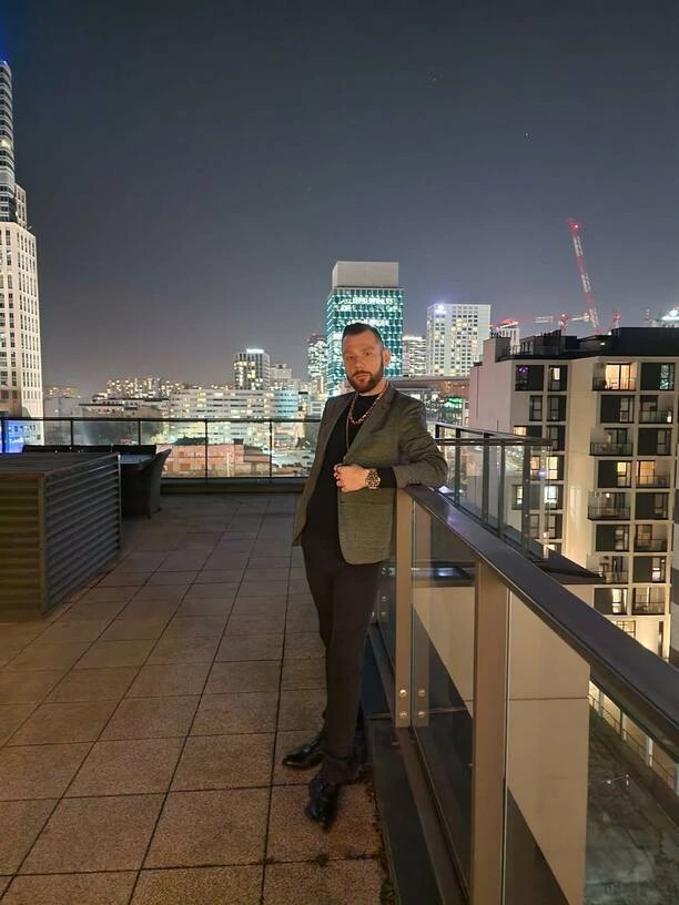 Nowa gwiazda disco polo ważyła 160 KG! Darius Von Prais zmienił się nie do poznania!