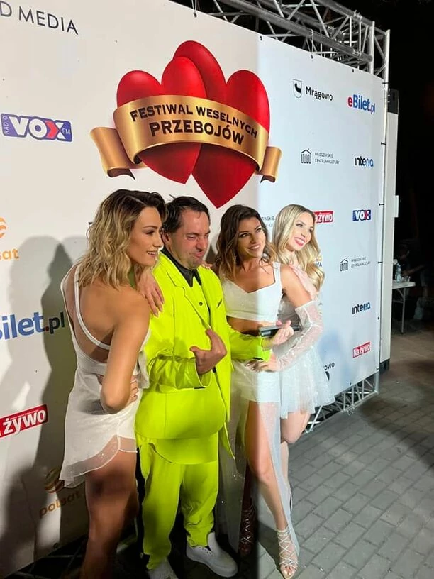 PRZEPIĘKNE dziewczyny z Top Girls w cudownych stylizacjach. Musicie to zobaczyć [Foto]